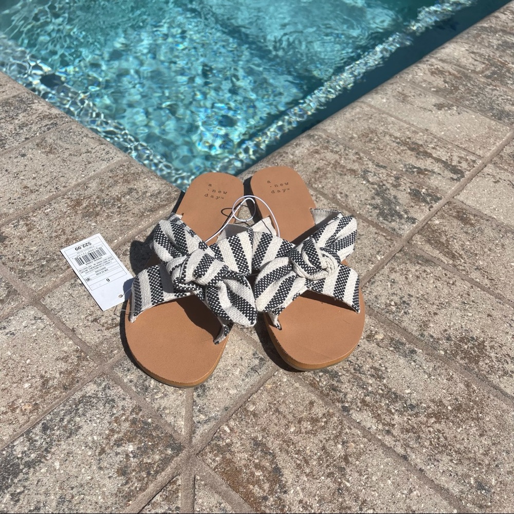 A new day sandals size 6